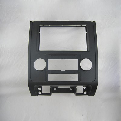 YE-FR 017 09 FORD ESCAPE, BLACK Ford Winged Tiger, black